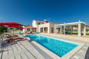 Villa Prestige — Luxury villa for rent in Marsaskala