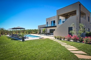 Villa Mazzaro — Luxury villa for rent in Kercem